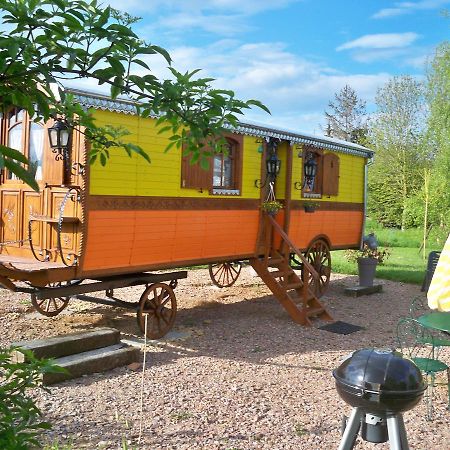 La Roulotte De Pommette Et Billy Bed & Breakfast La Hoguette Luaran gambar