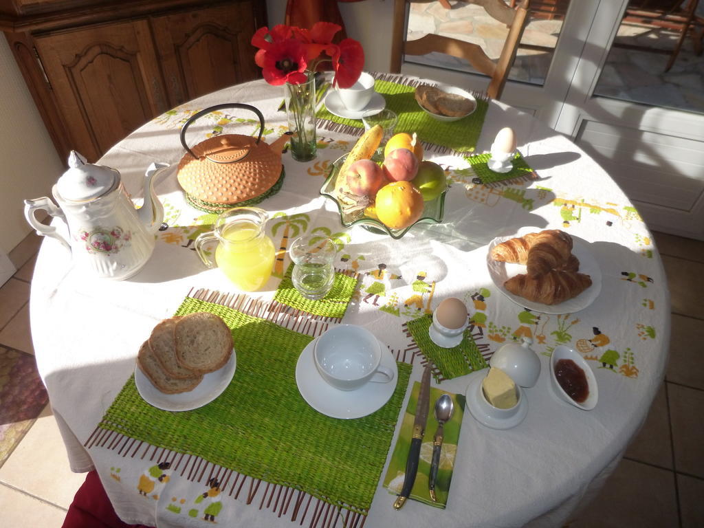 La Roulotte De Pommette Et Billy Bed & Breakfast La Hoguette Luaran gambar